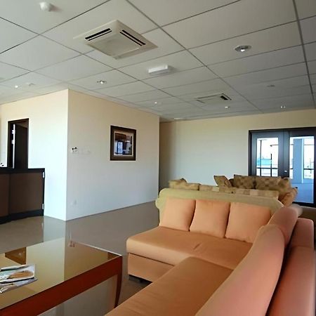 Aristo Hotel @ Putatan Kota Kinabalu Exteriör bild