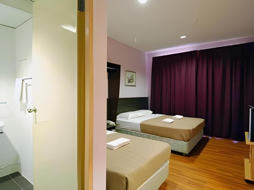 Aristo Hotel @ Putatan Kota Kinabalu Exteriör bild