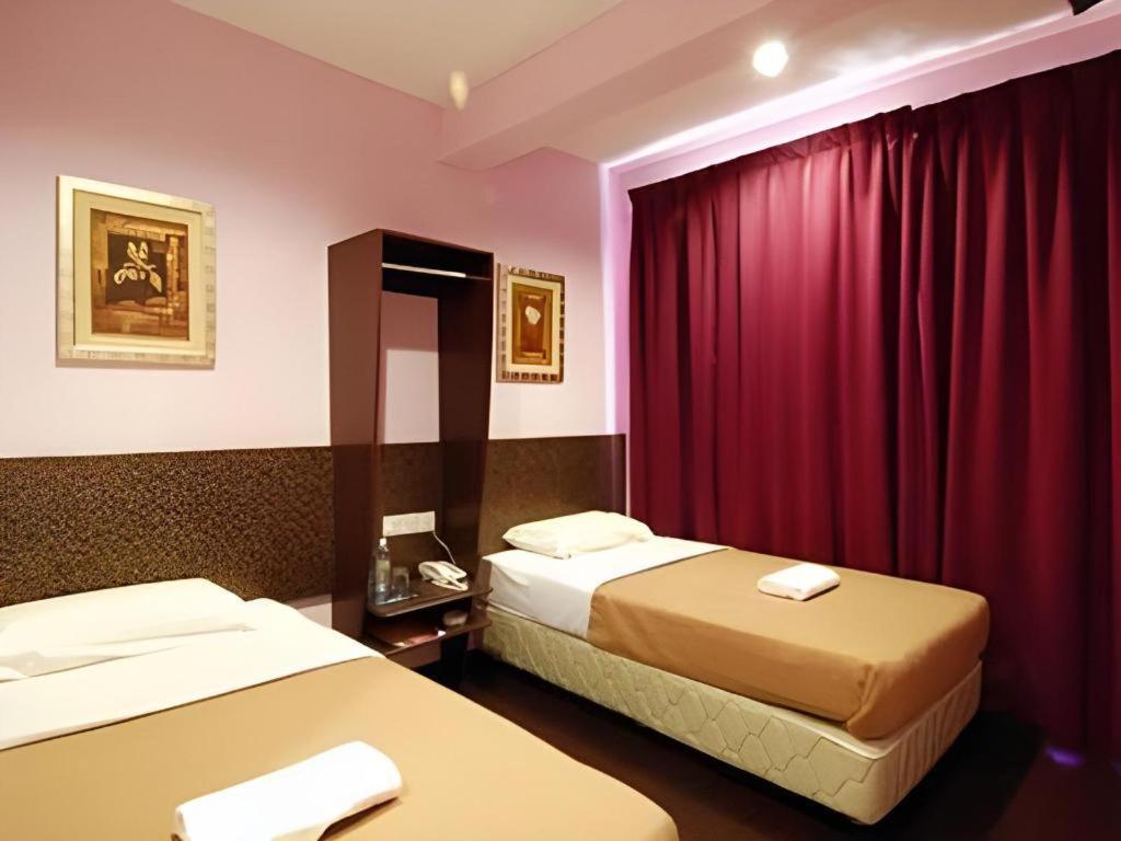 Aristo Hotel @ Putatan Kota Kinabalu Exteriör bild