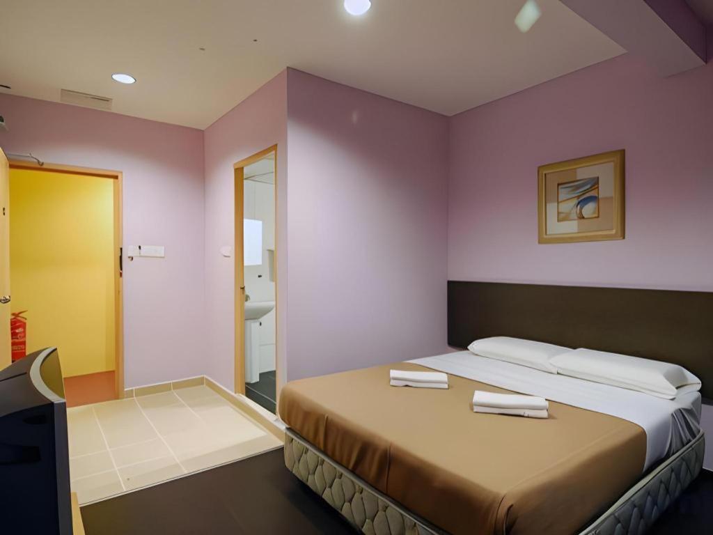 Aristo Hotel @ Putatan Kota Kinabalu Exteriör bild