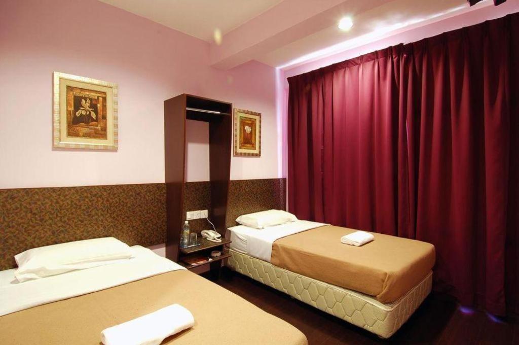 Aristo Hotel @ Putatan Kota Kinabalu Exteriör bild