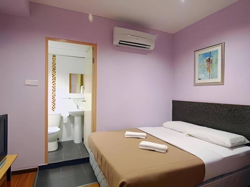 Aristo Hotel @ Putatan Kota Kinabalu Exteriör bild